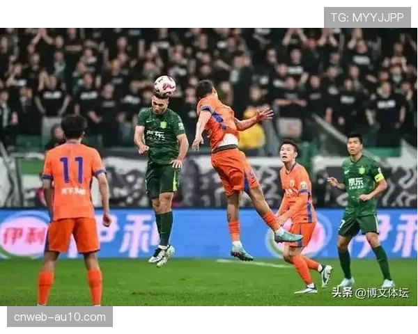 山东泰山对阵北京国安，VAR两次介入判罚点球引发讨论